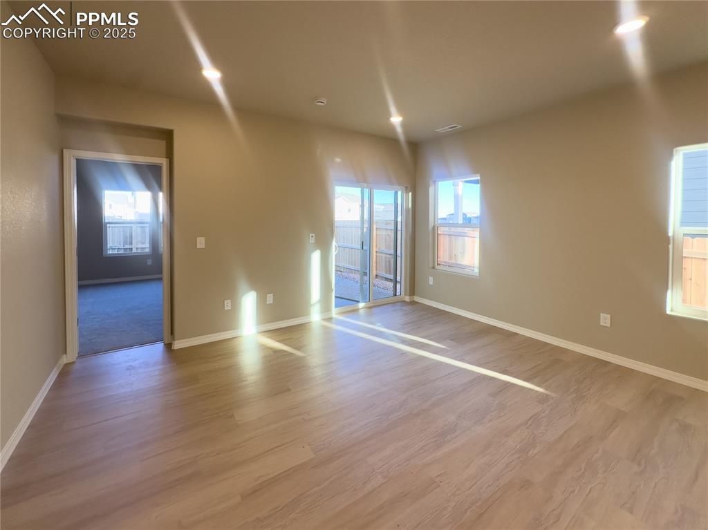 Image 9 of 25: Living Room