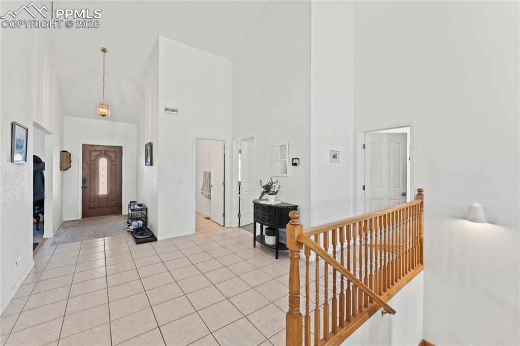 Image 10 of 50: Entry