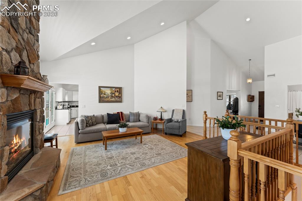 Image 14 of 50: Living Room