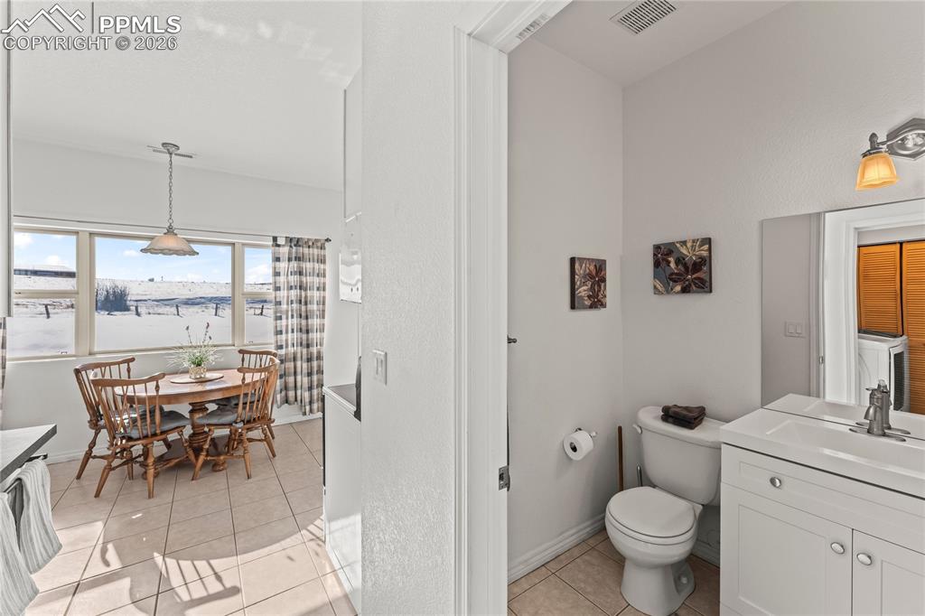 Image 41 of 50: Bathroom