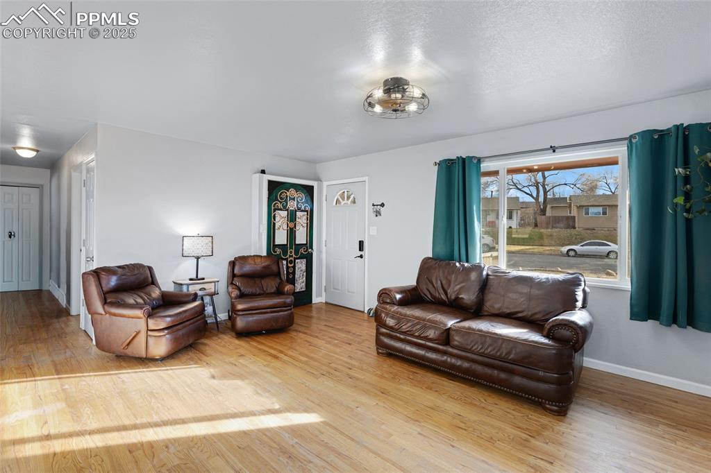 Image 15 of 47: Living Room