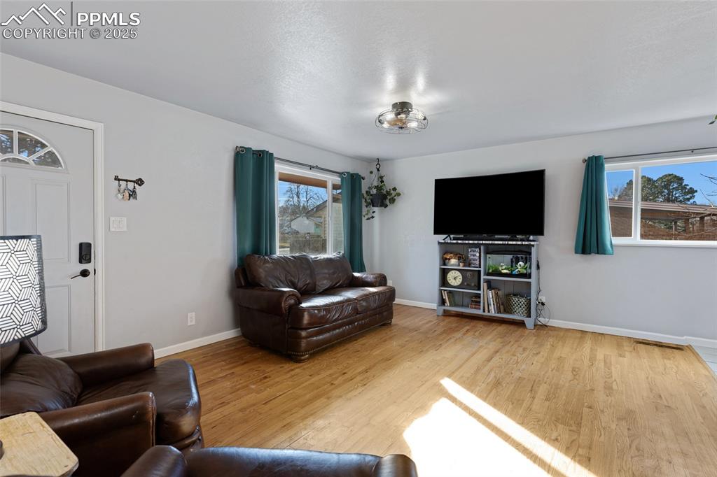 Image 16 of 47: Living Room