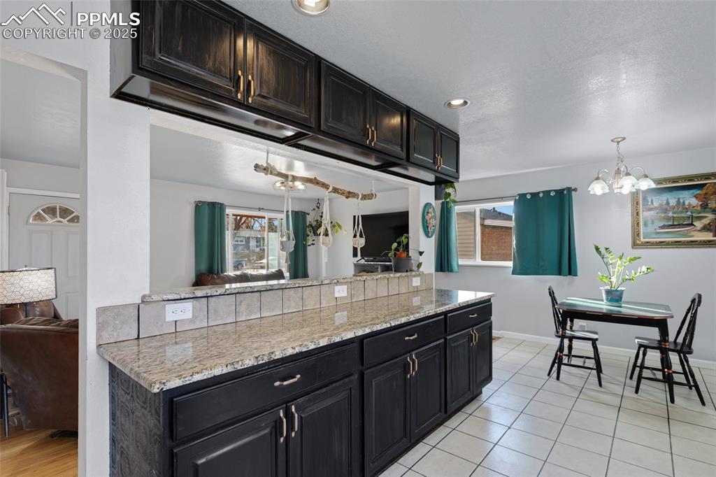 Image 21 of 47: Kitchen