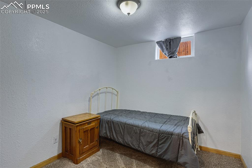 Image 22 of 47: Bedroom