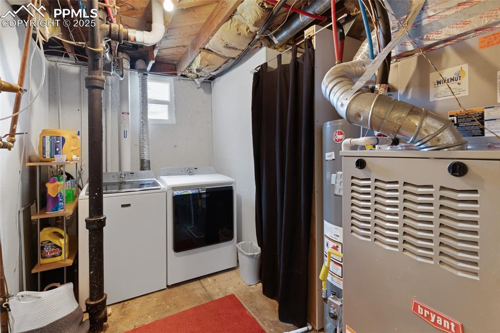 Image 32 of 47: Laundry