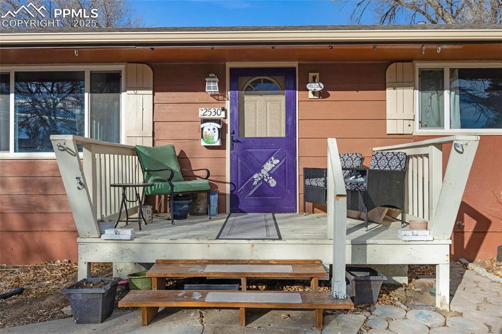 Image 7 of 47: Entry