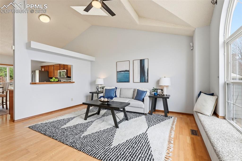 Image 4 of 50: Great Room