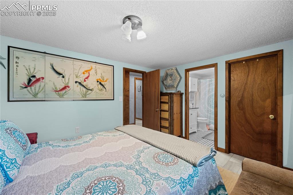 Image 15 of 46: Bedroom