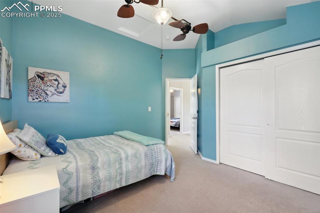 Image 15 of 36: Bedroom