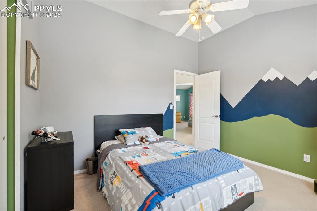 Image 17 of 36: Bedroom