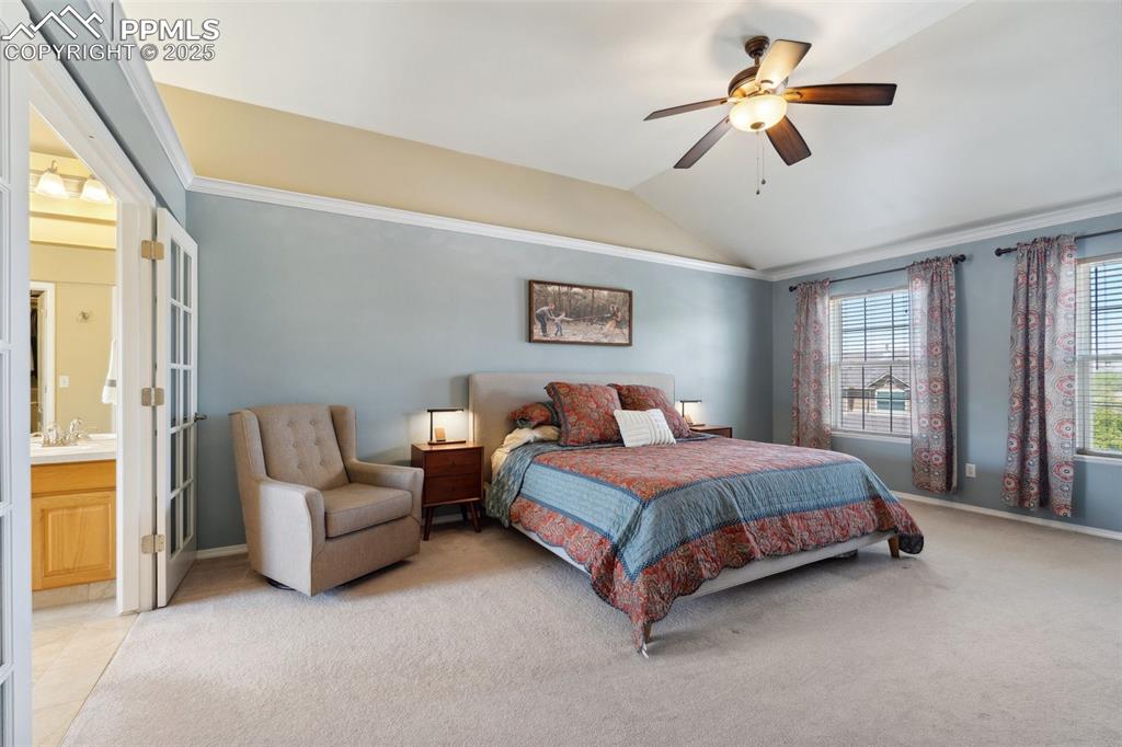 Image 19 of 36: Bedroom
