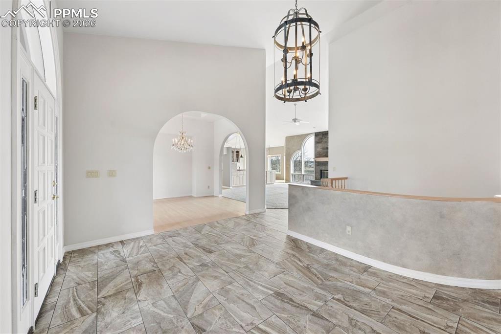 Image 10 of 50: Entry