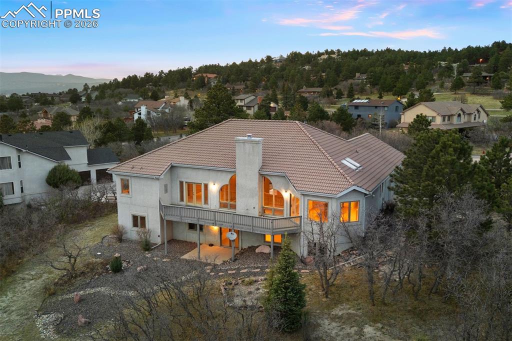 Image 14 of 50: Back of Structure