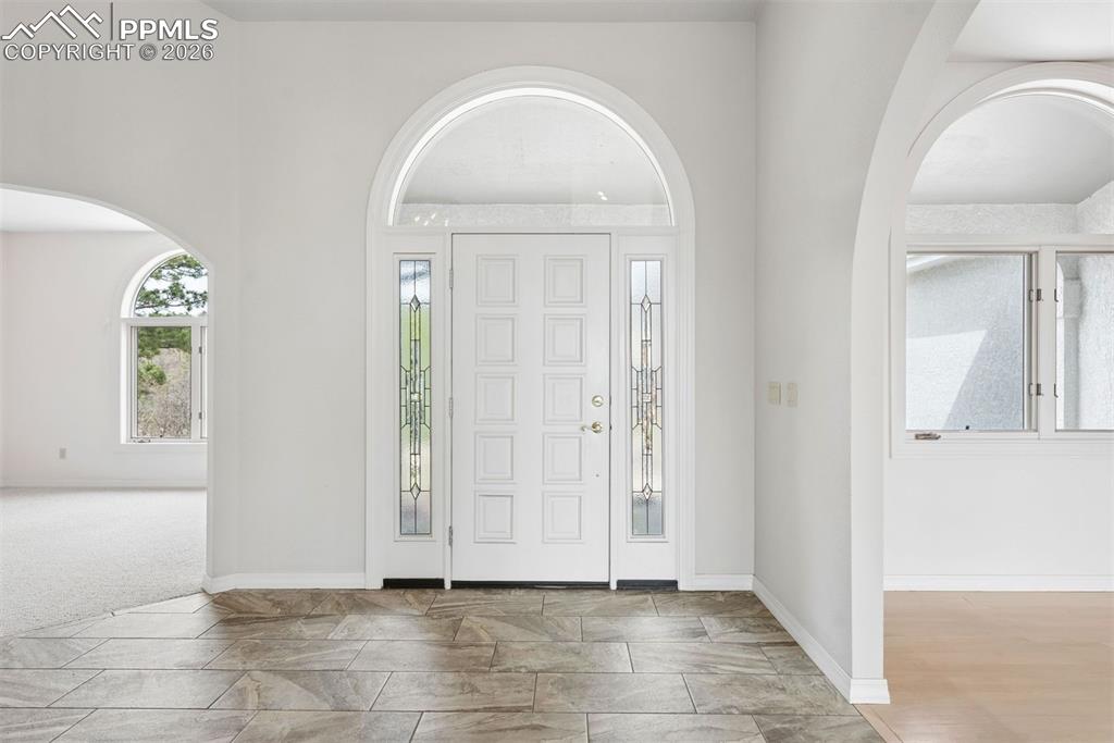 Image 16 of 50: Entry