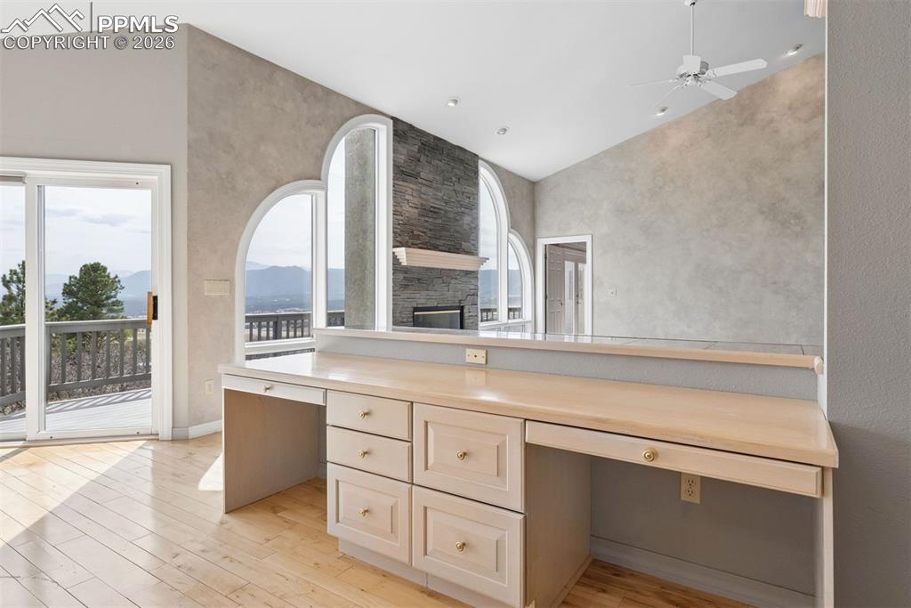 Image 24 of 50: Bathroom