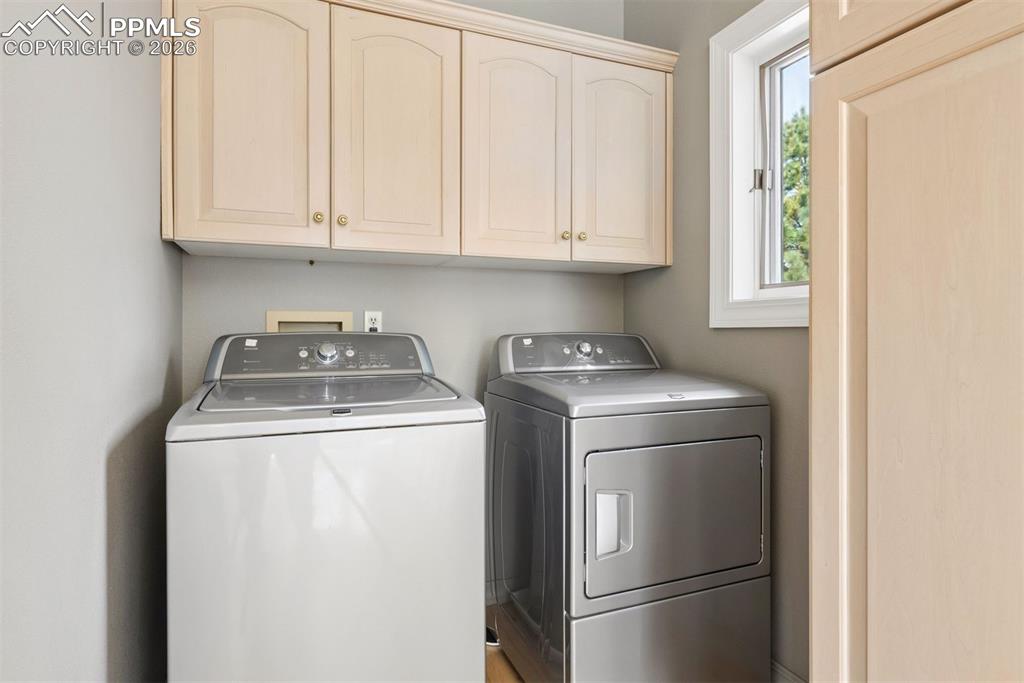 Image 39 of 50: Laundry