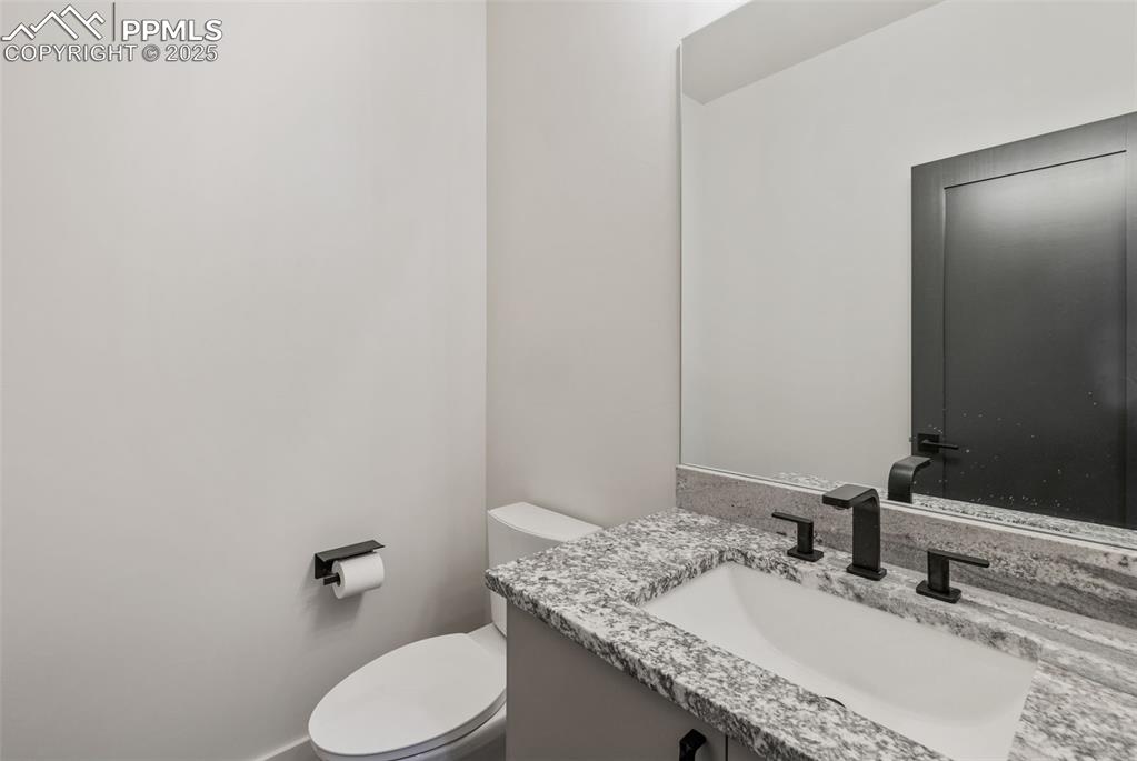 Image 35 of 50: Bathroom