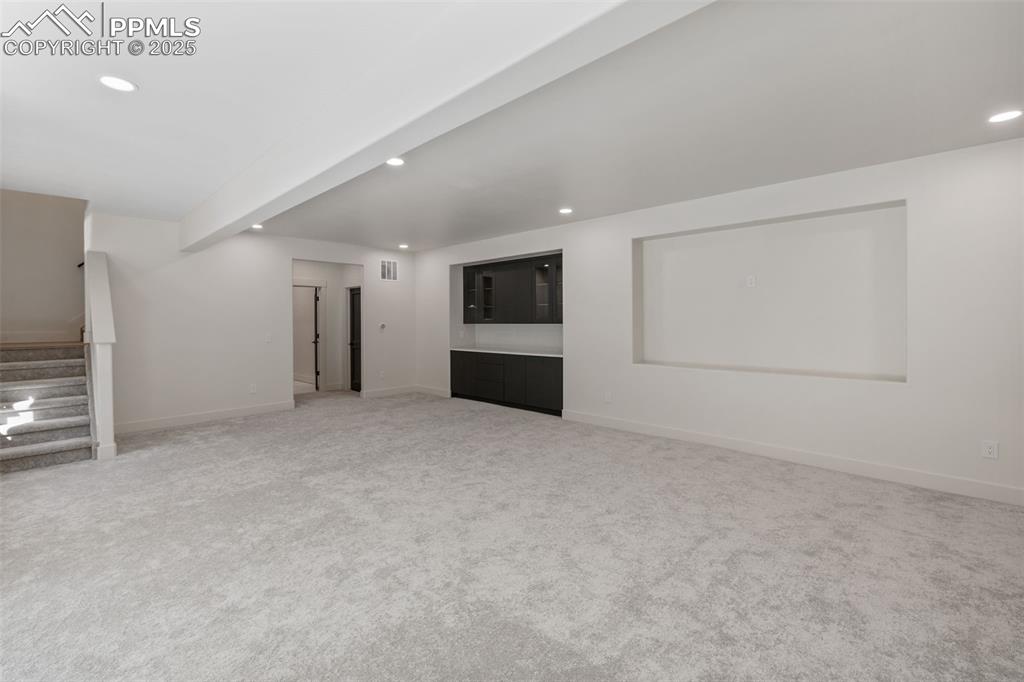 Image 38 of 50: Living Room