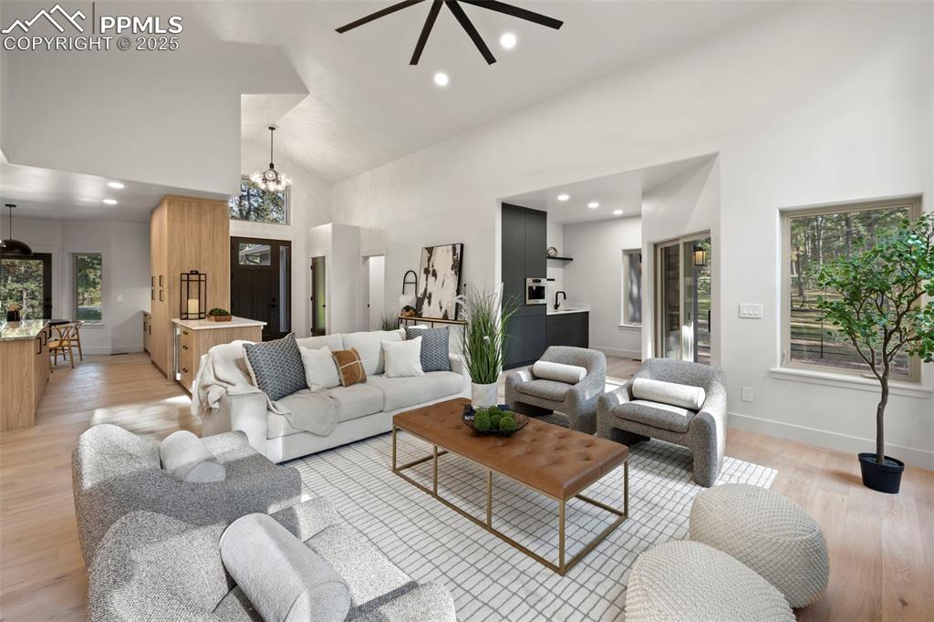 Image 9 of 50: Living Room