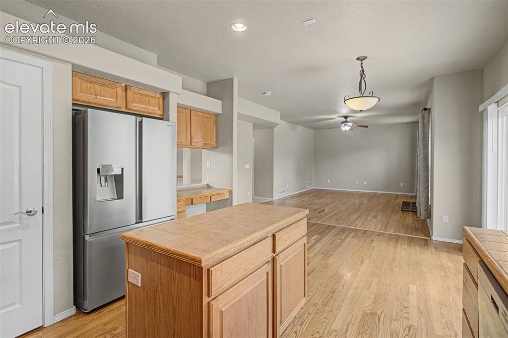 Image 10 of 43: Kitchen