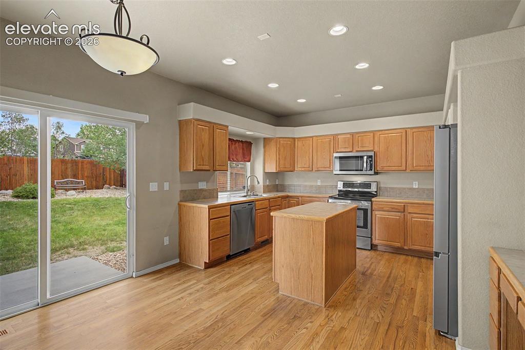 Image 11 of 43: Kitchen