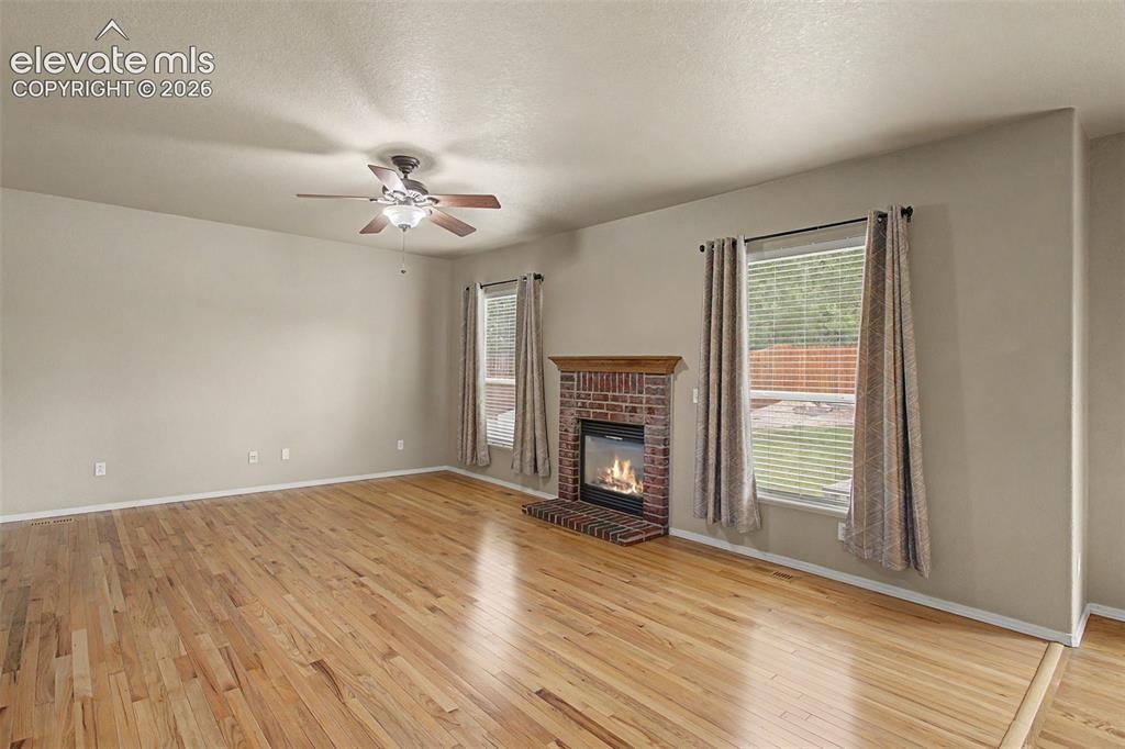 Image 14 of 43: Living Room