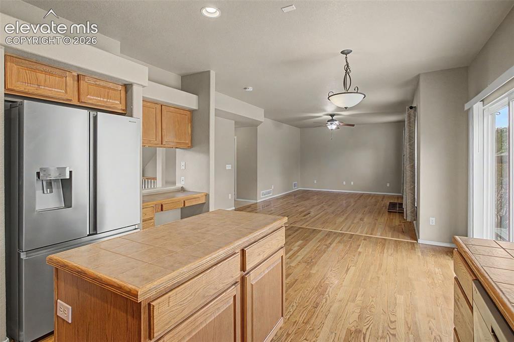 Image 7 of 43: Kitchen