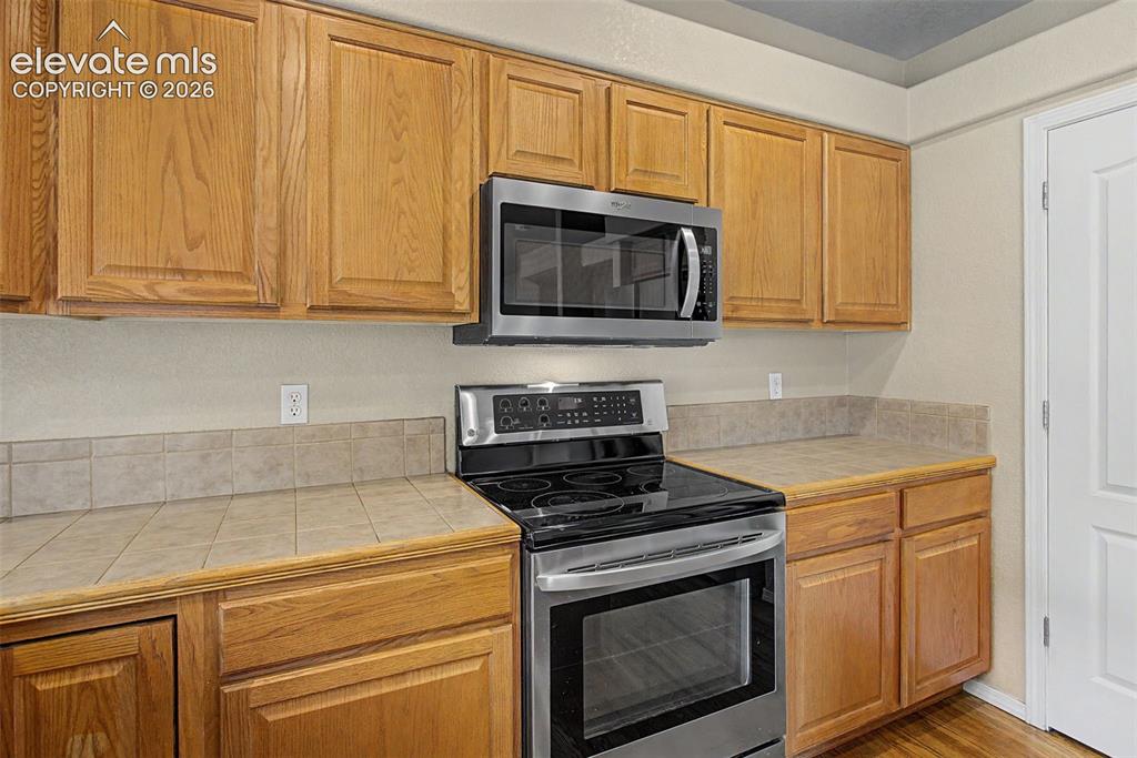 Image 9 of 43: Kitchen