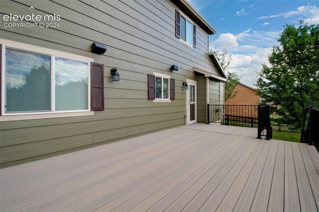 Image 39 of 47: Deck