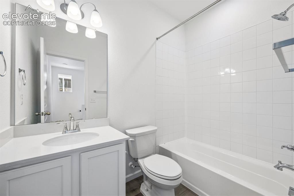 Image 11 of 20: Bathroom