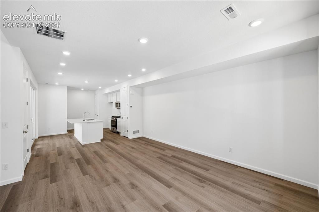Image 3 of 20: Living Room