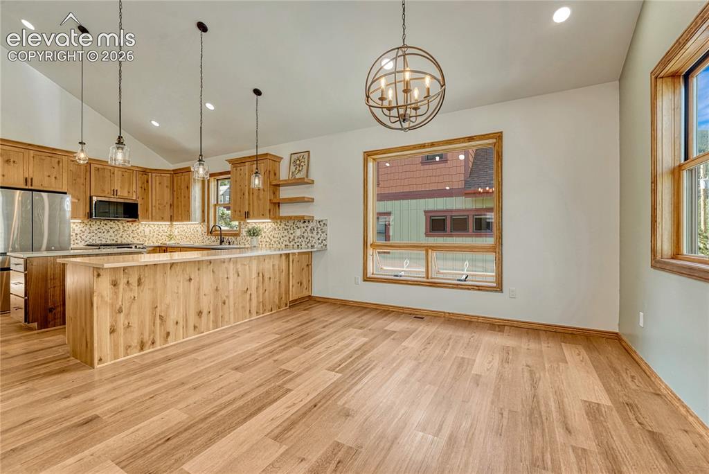 Image 13 of 47: Kitchen
