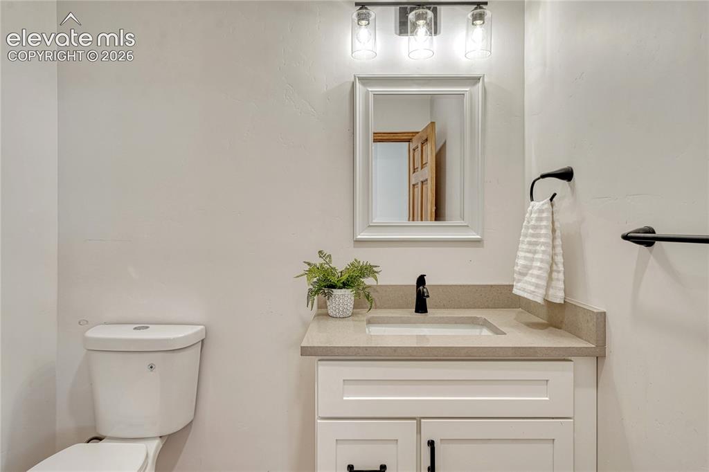 Image 16 of 47: Bathroom