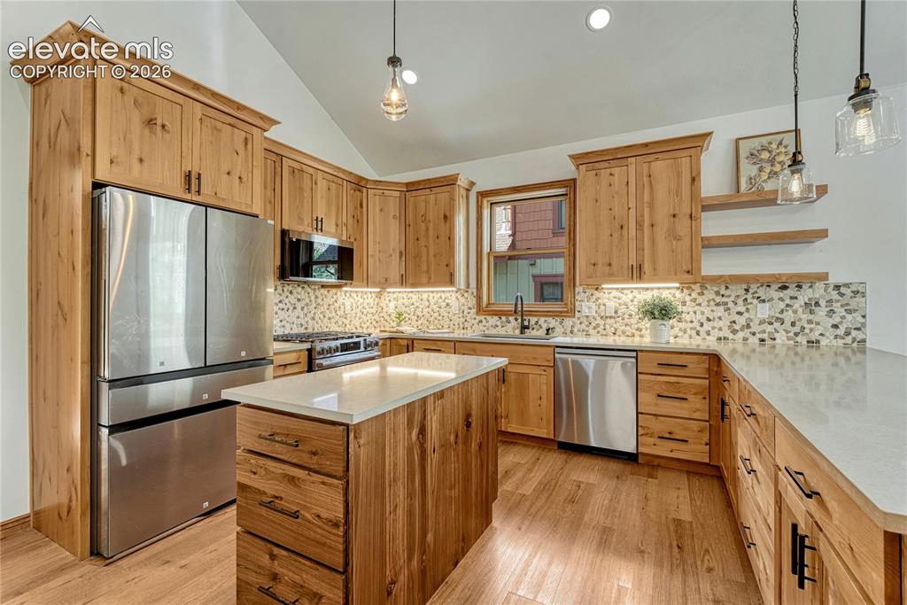 Image 8 of 47: Kitchen