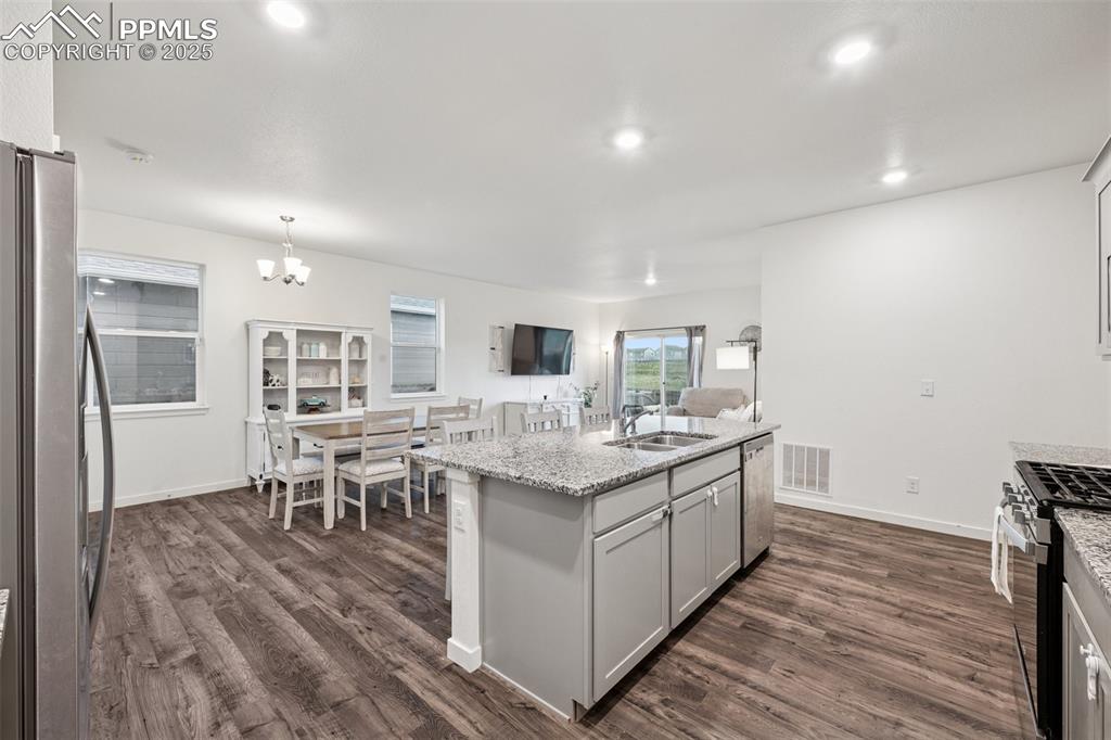 Image 11 of 34: Kitchen