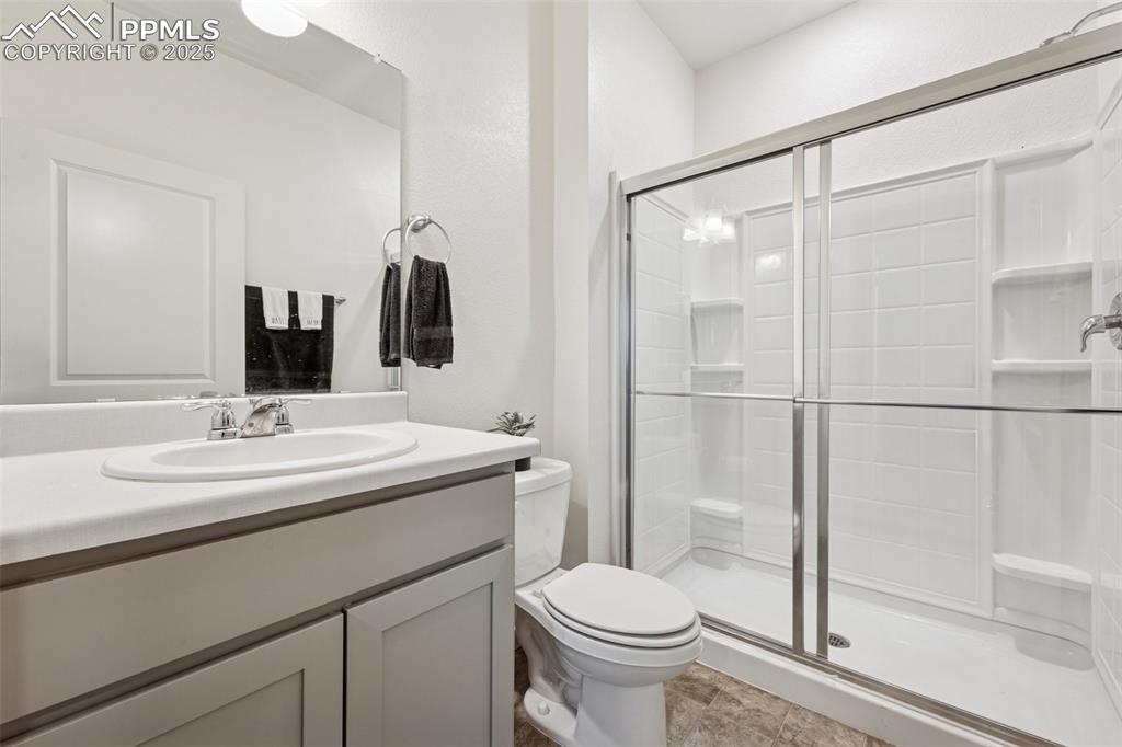 Image 14 of 34: Bathroom