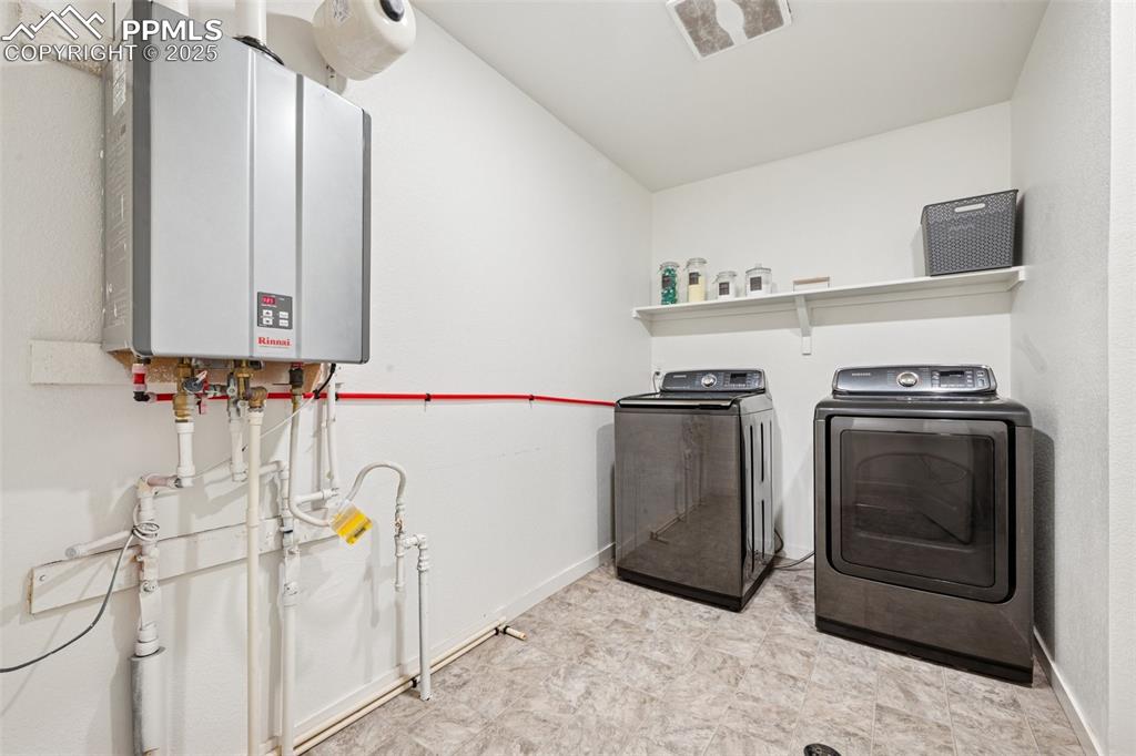 Image 27 of 34: Laundry