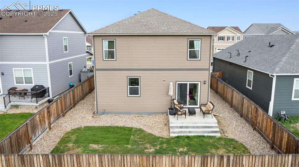 Image 34 of 34: Back of Structure