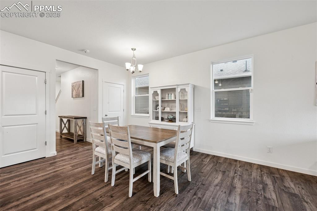 Image 6 of 34: Dining Area