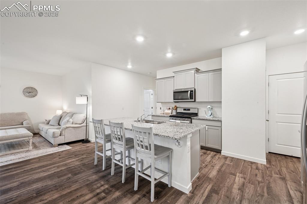 Image 7 of 34: Kitchen