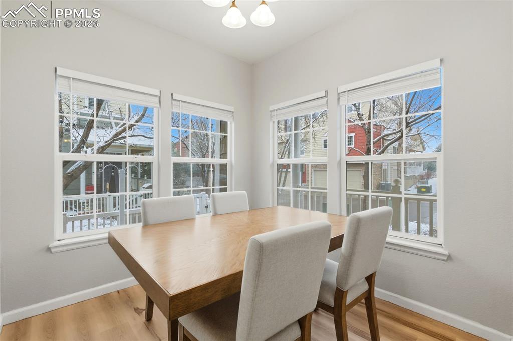 Image 14 of 39: Dining Area