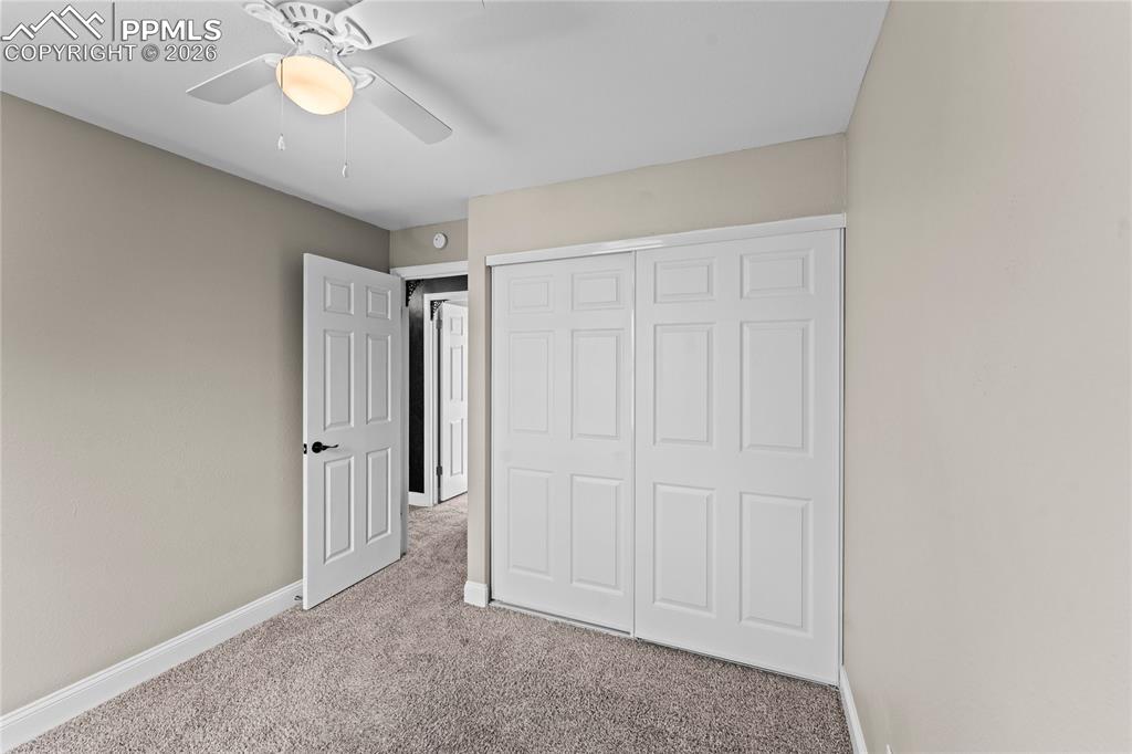 Image 13 of 17: Bedroom