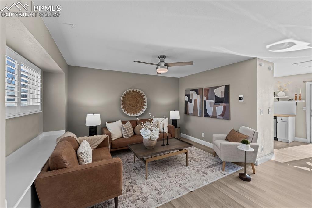 Image 3 of 17: Living Room