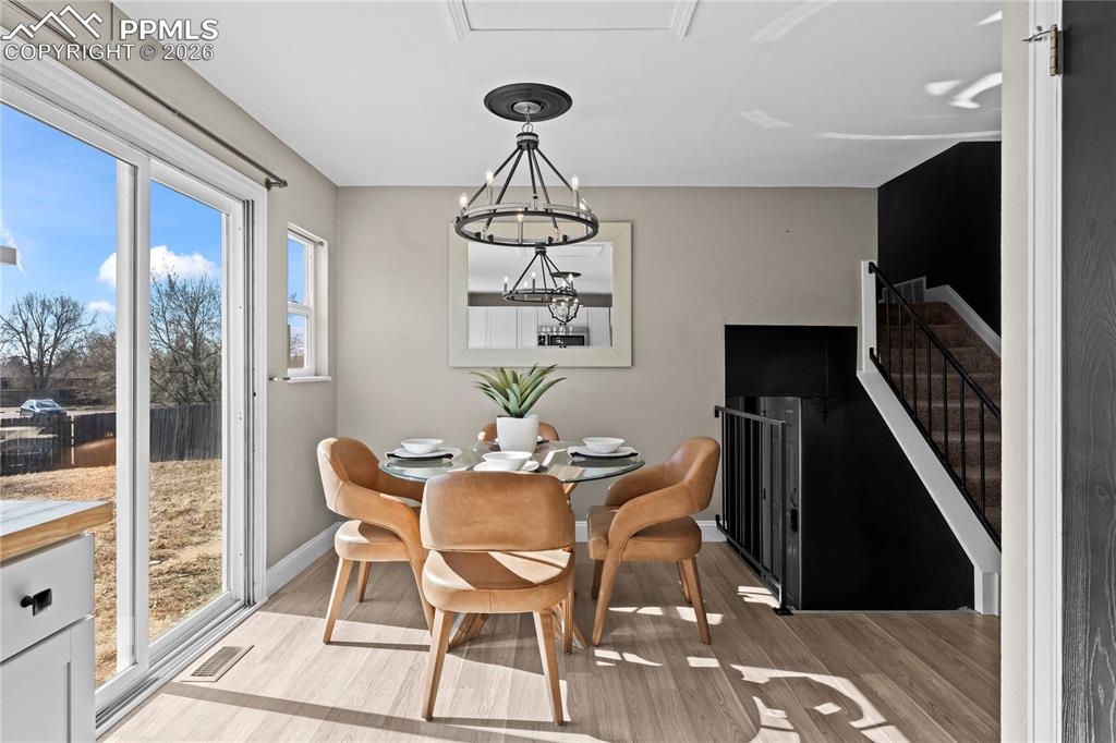 Image 8 of 17: Dining Area