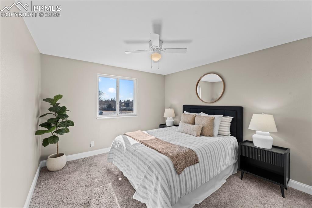 Image 9 of 17: Bedroom