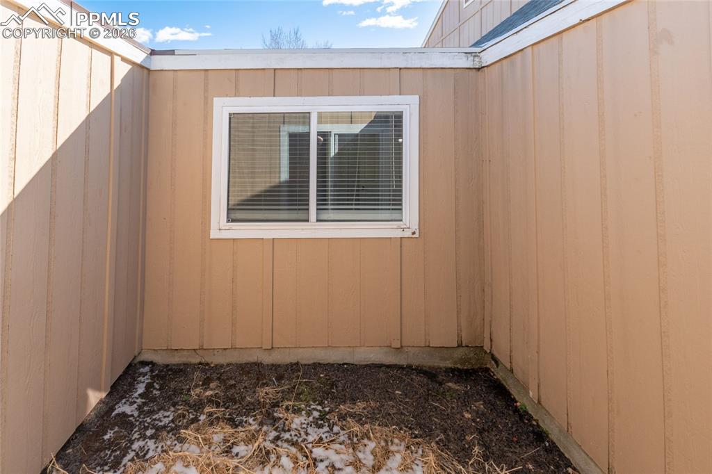 Image 20 of 34: Side of Structure