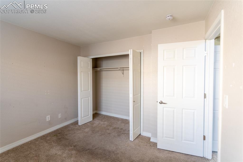 Image 23 of 34: Bedroom