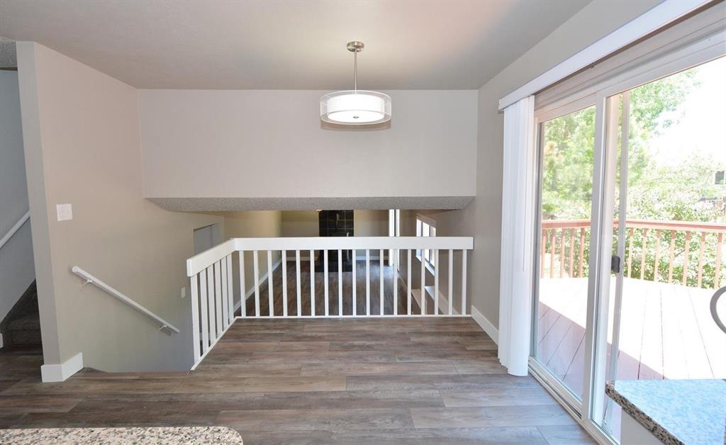 Image 10 of 26: Dining Area