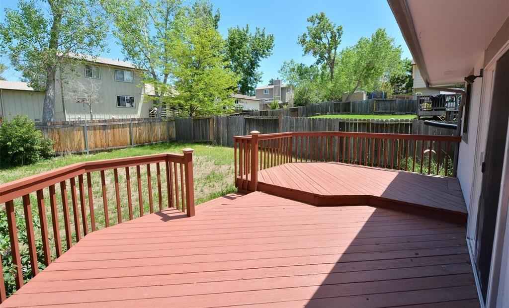 Image 11 of 26: Deck