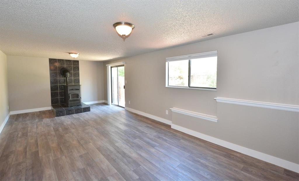 Image 18 of 26: Family Room